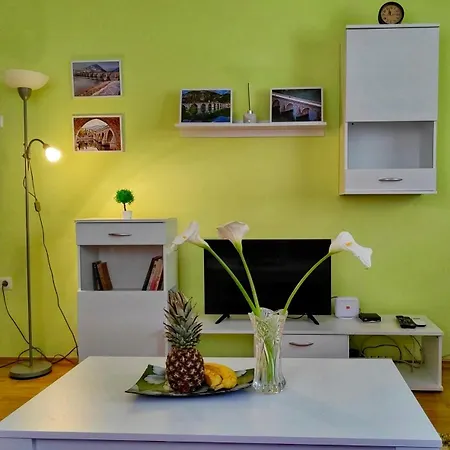 Apartment Lola *